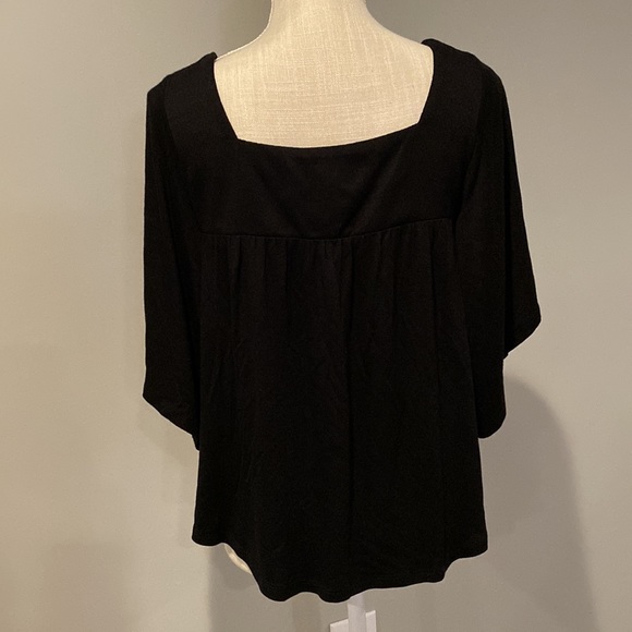 Universal Thread Short Sleeve Batwing Top Size: S - Picture 2 of 13